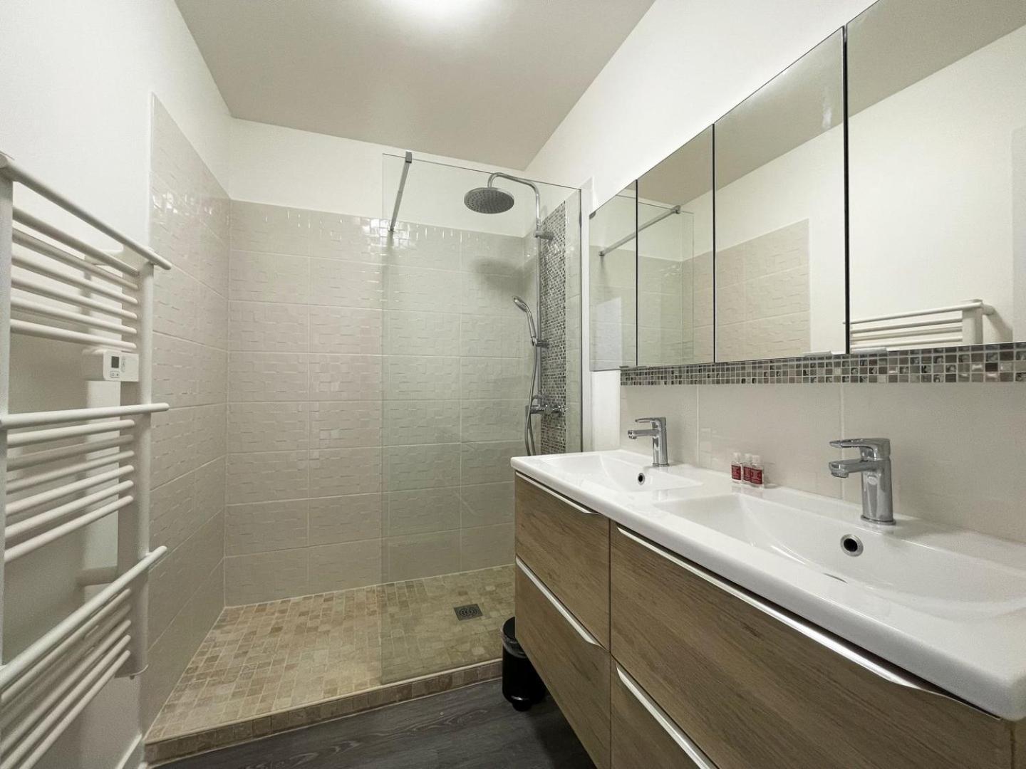 Apartament Au Bord De L'Eure - Free Parking Chartres Zewnętrze zdjęcie